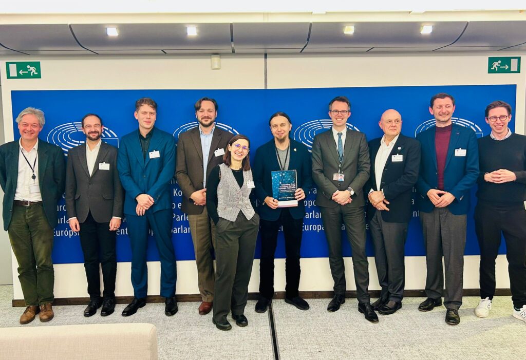 Zdjęcie przedstawia zespół Diamond Era.